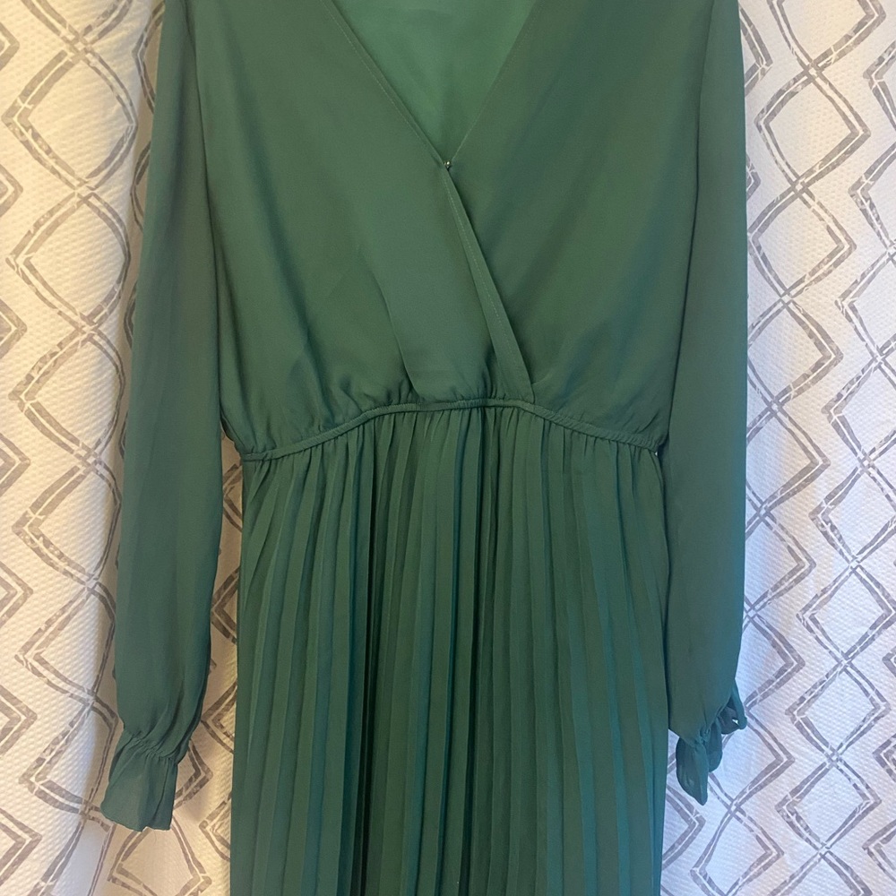 Green wrap style pleated dress